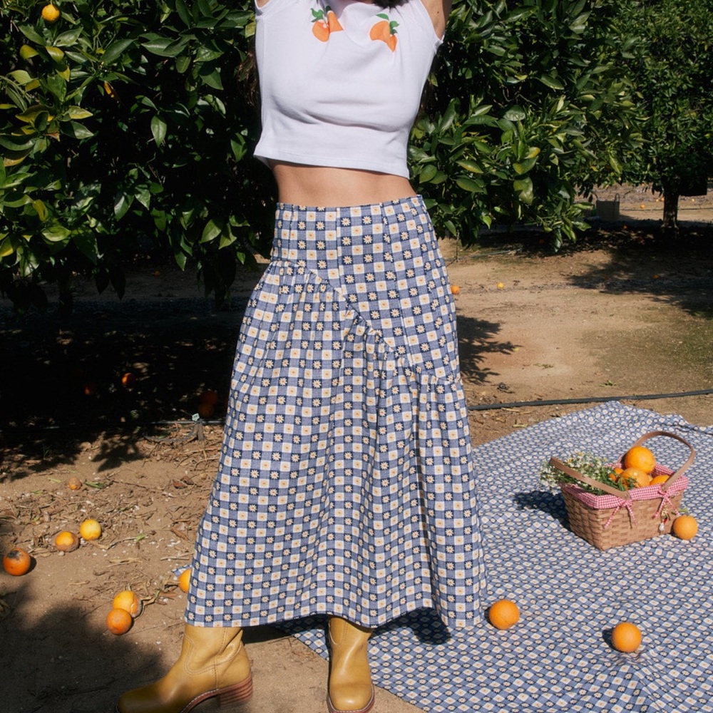NWT LISA SAYS GAH MAEVE MIDI SKIRT- NAVY DAISY GINGHAM - SIZE S - Picture 4 of 9
